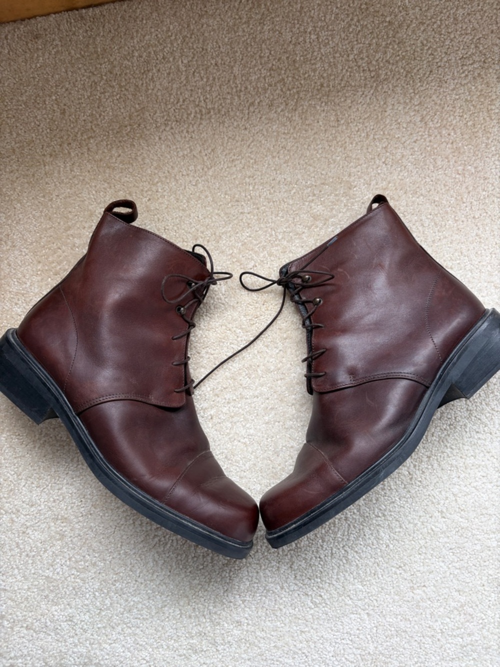 Women’s Eddie Bauer 100% Italian Leather Brown Lace-Up Boots